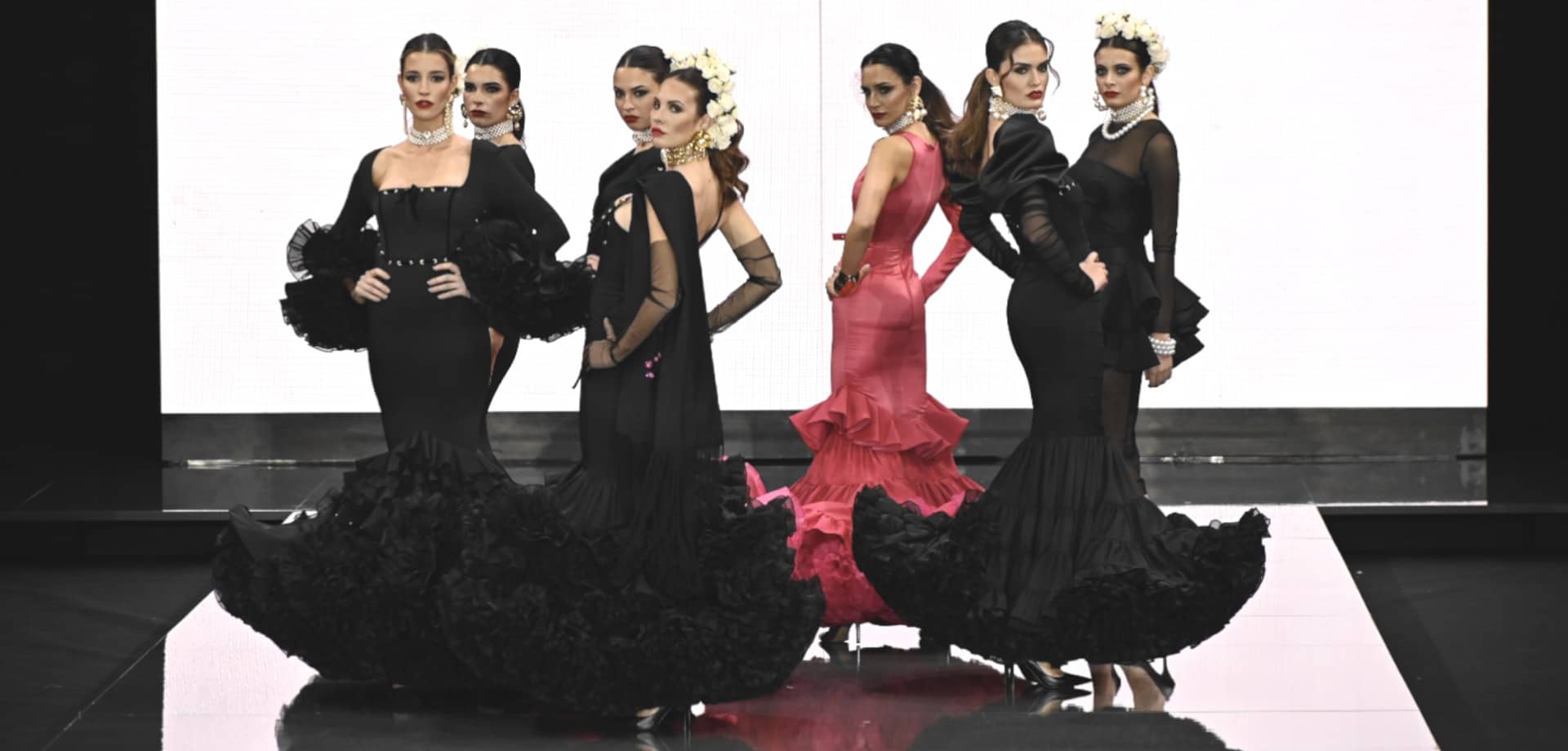 Vestido de sevillanas del 2023 - Novedad - Trajes de flamenca el Rocio